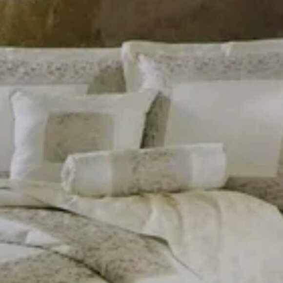 KOHL'S embroidered ivory 4 piece pillow and shams set NWT - Picture 2 of 6